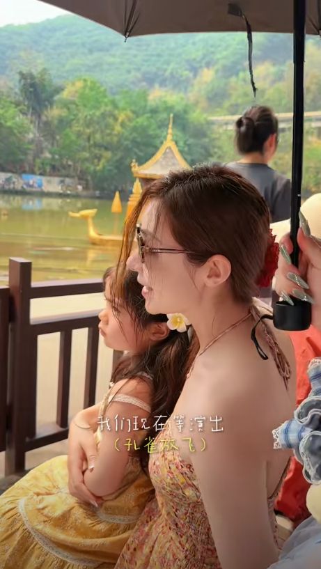 ！麦迪娜穿泳装美呆了4岁女儿颜值真的高AG旗舰厅网站首页姜潮一家人在云南旅游(图3)