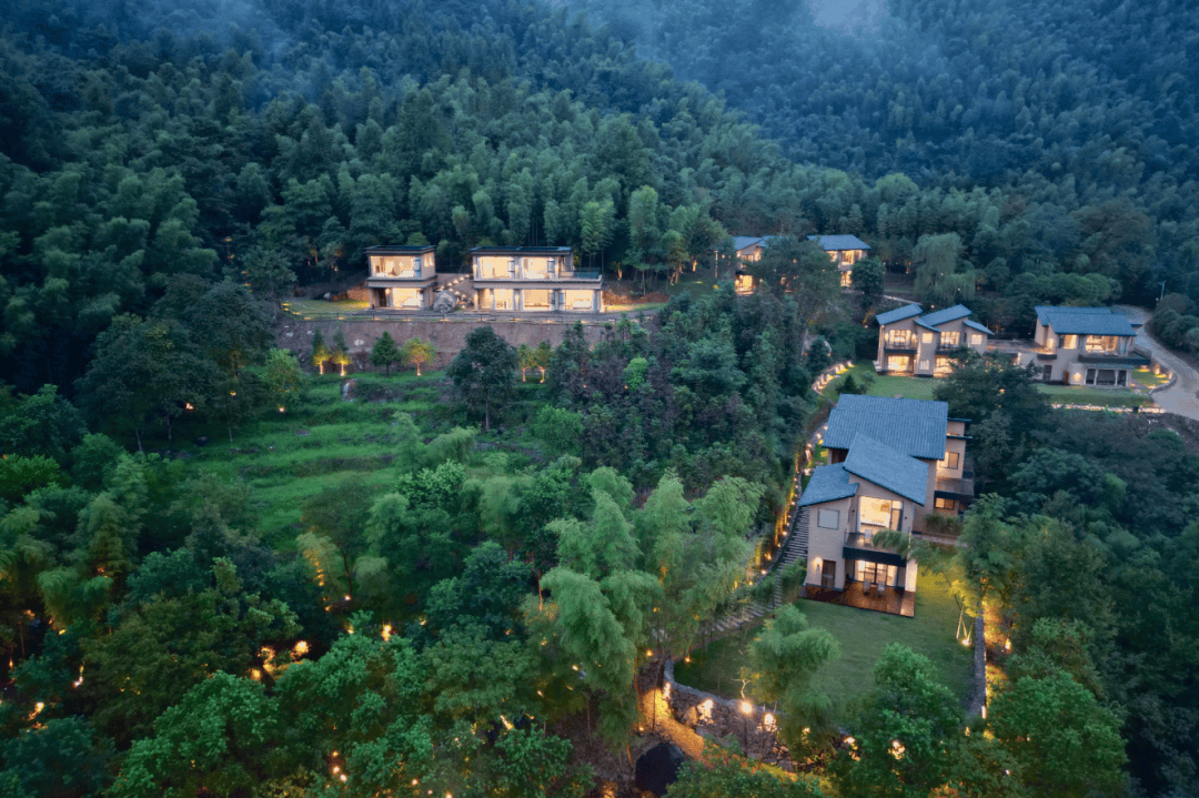 0%!清凉大围山何以这样火AG旗舰厅网站首页增长3(图1) 0%!清凉大围山何以这样火AG旗舰厅网站首页增长3(图1)